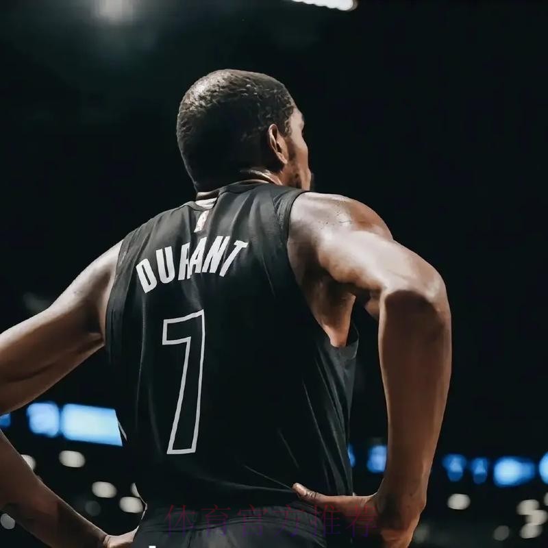 曼恩投中半场压哨三分,篮网最多落后20分追到只差4分 曼恩投中半场压哨三分,篮网最多落后20分追到只差4分